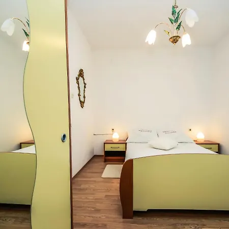 Apartamento Amadea-1 By Interhome